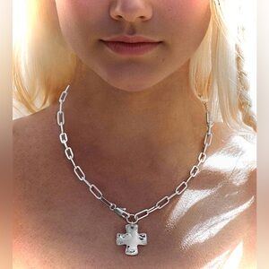 NWT Paperclip Chain W/ Hammered Cross Necklace